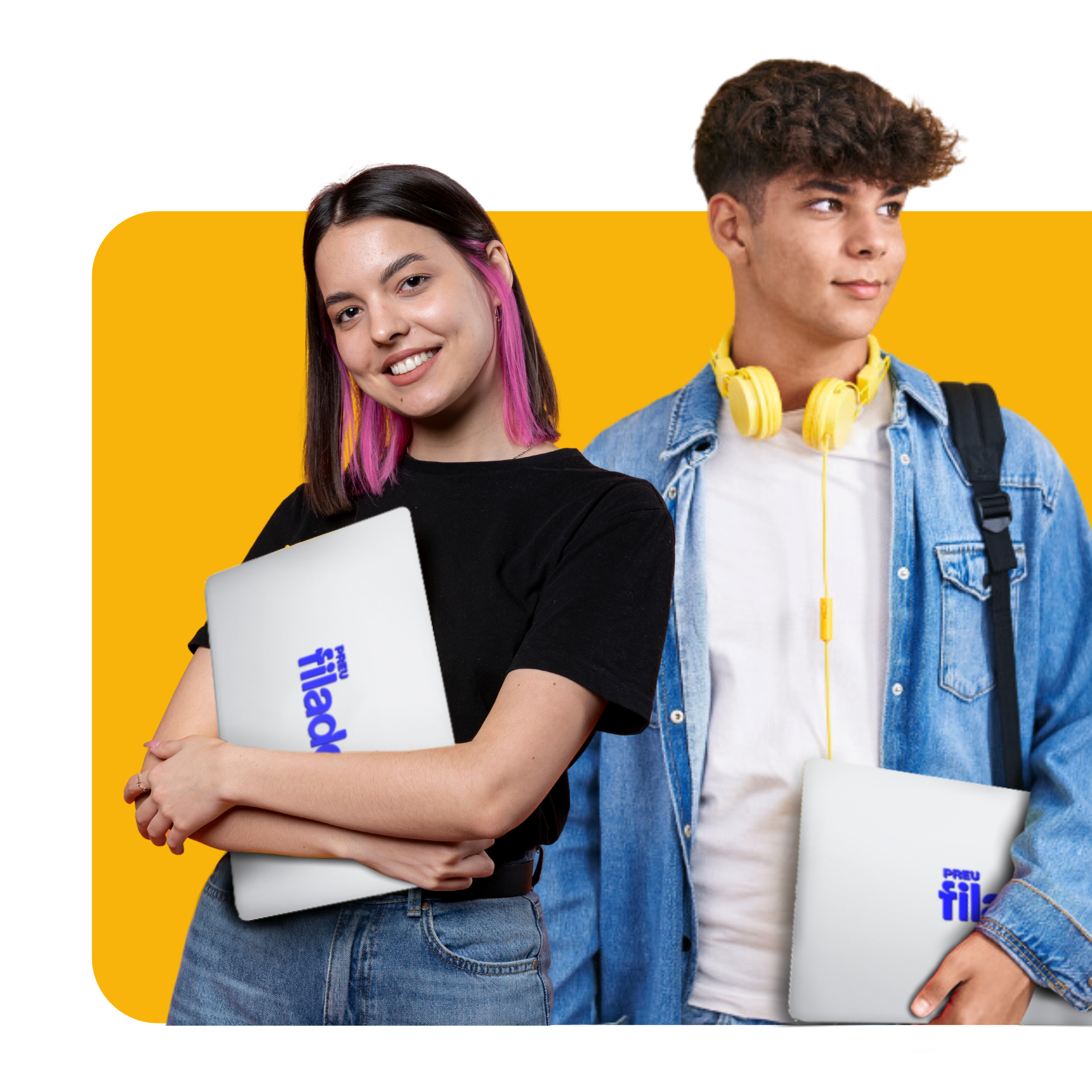 Estudiantes de Filadd con laptops - Programa Nota 7
